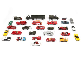 Lot 219 - DIVERS (28)