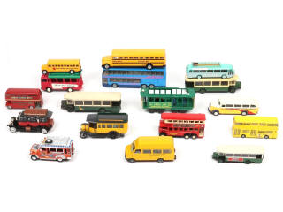 Lot 201 - DIVERS (17)