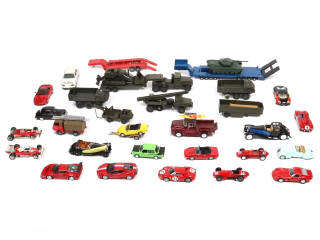 Lot 233 - DIVERS (32)