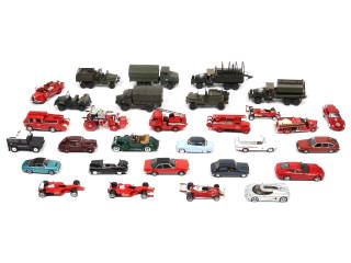 Lot 226 - DIVERS (30)