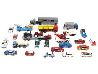 Lot 210 - DIVERS (26)