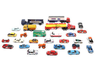 Lot 220 - DIVERS (28)