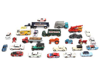 Lot 212 - DIVERS (27)