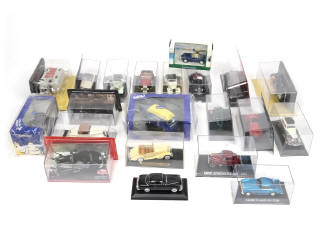 Lot 165 - DIVERS (21)