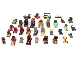 Lot 180 - DIVERS (33)