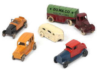 Lot 163 - TOOTSIETOY (USA) (5)