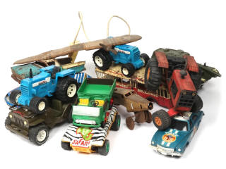 Lot 121 - DIVERS (12)