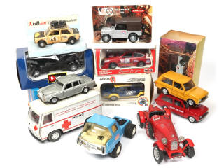 Lot 119 - DIVERS (12)