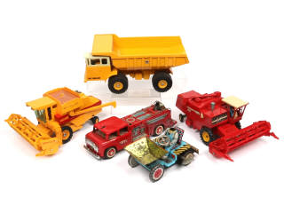 Lot 106 - DIVERS (5)