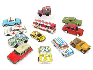 Lot 120 - DIVERS (12)