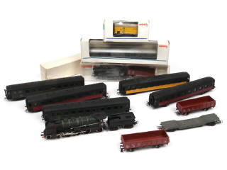 Lot 36 - DIVERS (HO) (14)