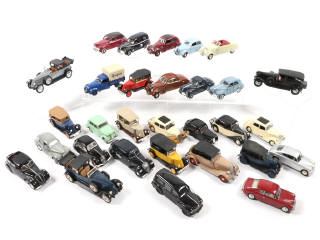 Lot 139 - DIVERS (30)