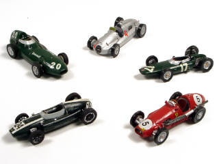 Lot 355 - DIVERS (5)