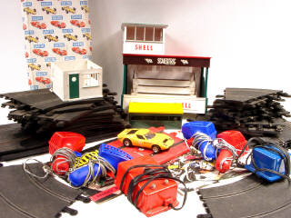 Lot 270 - SCALEXTRIC (1)