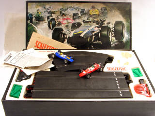 Lot 261 - SCALEXTRIC (1)
