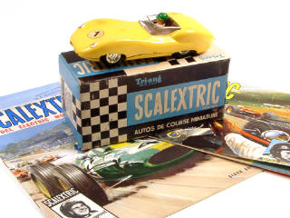 Lot 234 - SCALEXTRIC (1)