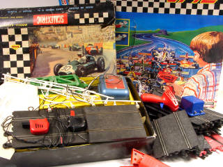 Lot 265 - SCALEXTRIC (2)