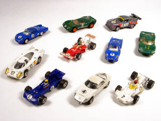 Lot 255 - SCALEXTRIC (10)