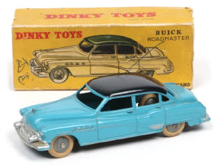Lot 370 - DINKY TOYS (FRANCE) (1)