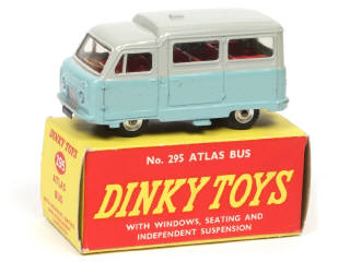 Lot 429 - DINKY TOYS (GB) (1)