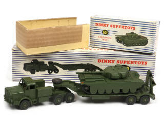 Lot 431 - DINKY TOYS (GB) (2)