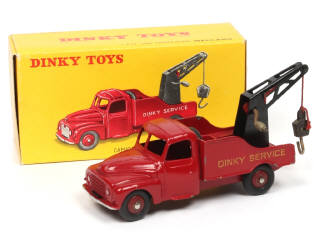 Lot 454 - DINKY TOYS (FRANCE) (1)