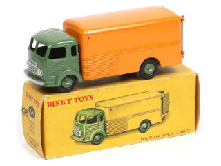 Lot 455 - DINKY TOYS (FRANCE) (1)