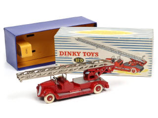 Lot 457 - DINKY TOYS (FRANCE) (1)