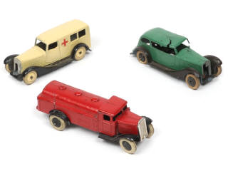 Lot 385 - DINKY TOYS (GB) (3)