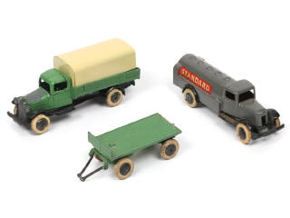 Lot 469 - DINKY TOYS (FRANCE) (1)