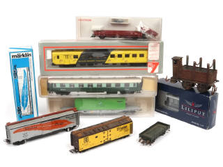 Lot 50 - DIVERS (10)