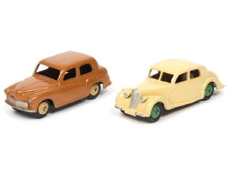 Lot 382 - DINKY TOYS (GB) (2)