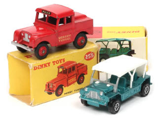 Lot 381 - DINKY TOYS (GB) (2)
