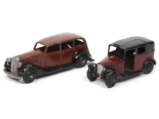 Lot 383 - DINKY TOYS (GB) (2)