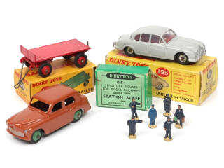 Lot 387 - DINKY TOYS (GB) (4)