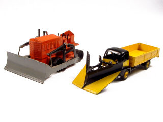 Lot 173 - DINKY TOYS (2)