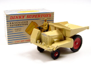 Lot 157 - DINKY TOYS (FRANCE) (1)