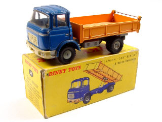 Lot 163 - DINKY TOYS (FRANCE) (1)