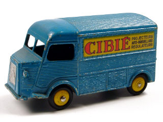 Lot 160 - DINKY TOYS (FRANCE) (1)