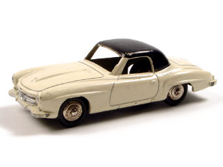 Lot 102 - DINKY TOYS (FRANCE) (1)