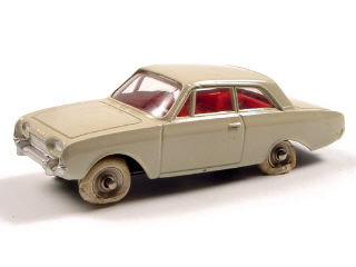 Lot 114 - DINKY TOYS FRANCE (1)