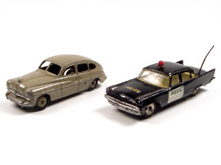 Lot 172 - DINKY TOYS (2)