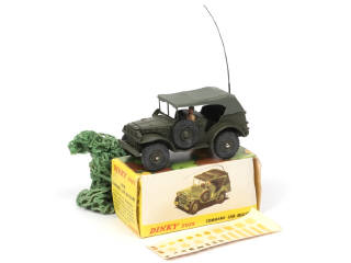 Lot 329 - DINKY TOYS (FRANCE) (1)