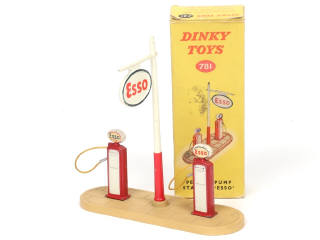Lot 351 - DINKY TOYS (GB) (1)