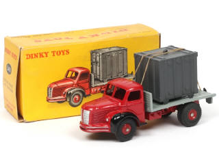 Lot 295 - DINKY TOYS (FRANCE) (1)