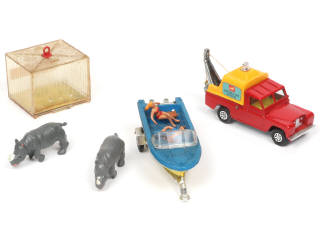 Lot 369 - CORGI JUNIORS (GB) (5)