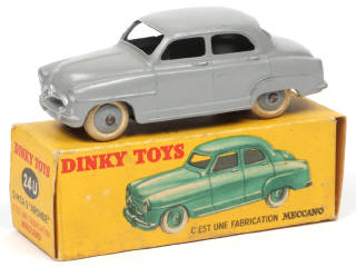 Lot 271 - DINKY TOYS (FRANCE) (1)