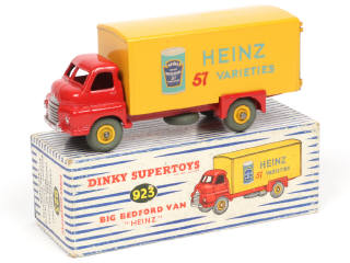 Lot 374 - DINKY TOYS (GB) (1)