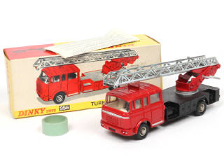 Lot 378 - DINKY TOYS (GB) (1)