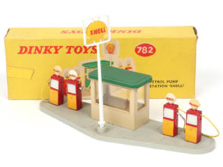 Lot 370 - DINKY TOYS (GB) (1)